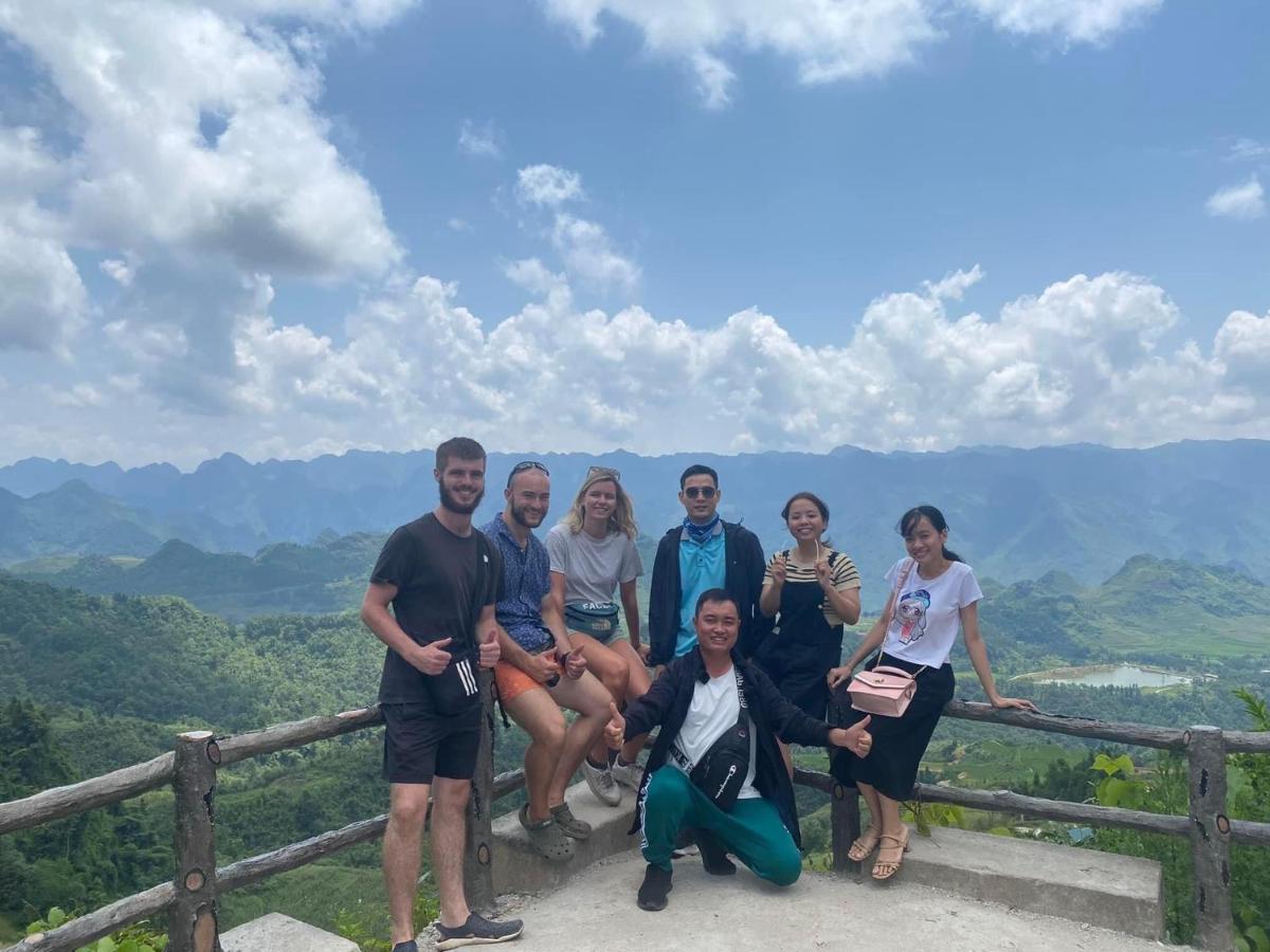 Ha Giang Safari Hostel & Motorbikes Bagian luar foto