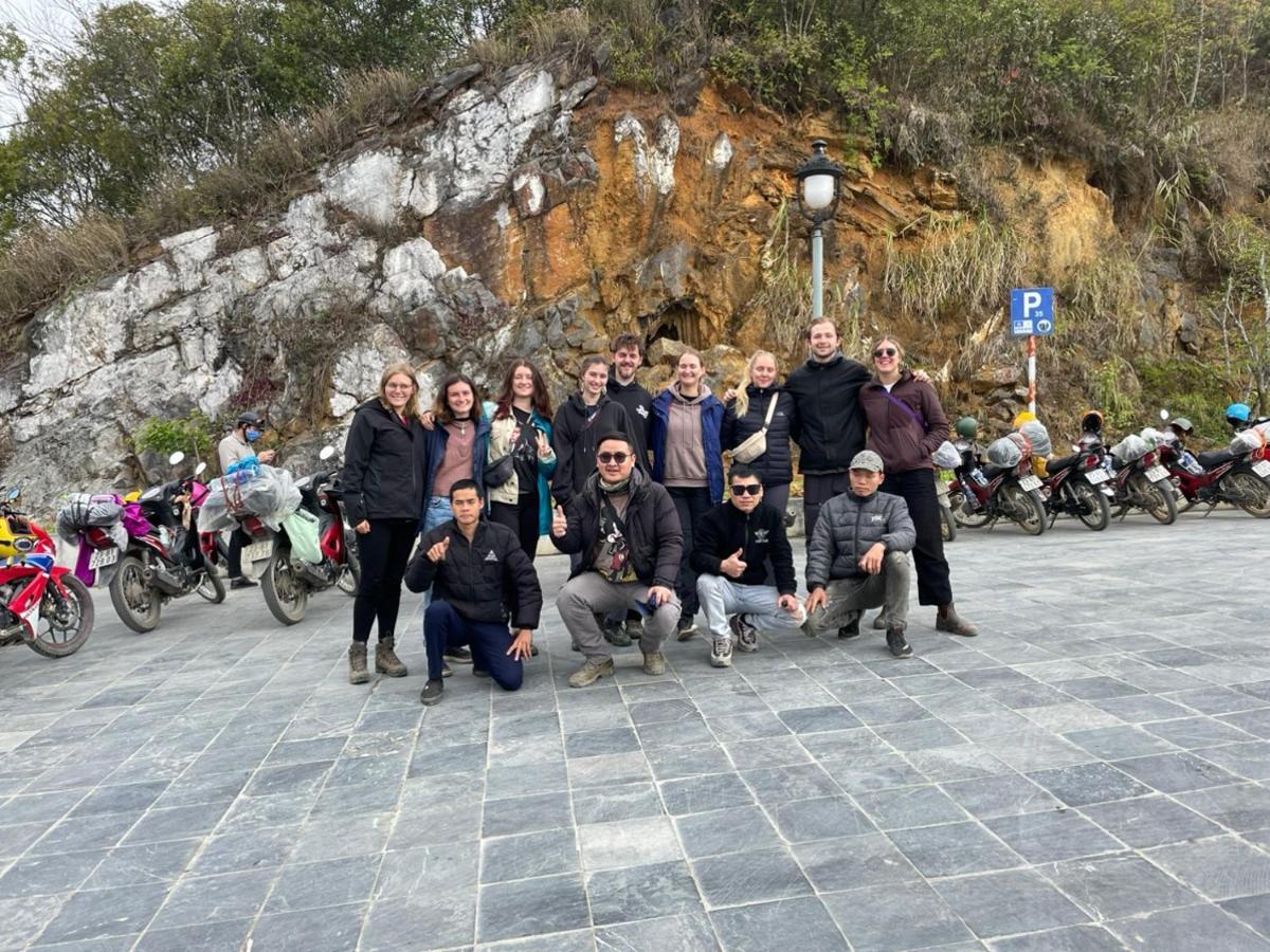 Ha Giang Safari Hostel & Motorbikes Bagian luar foto