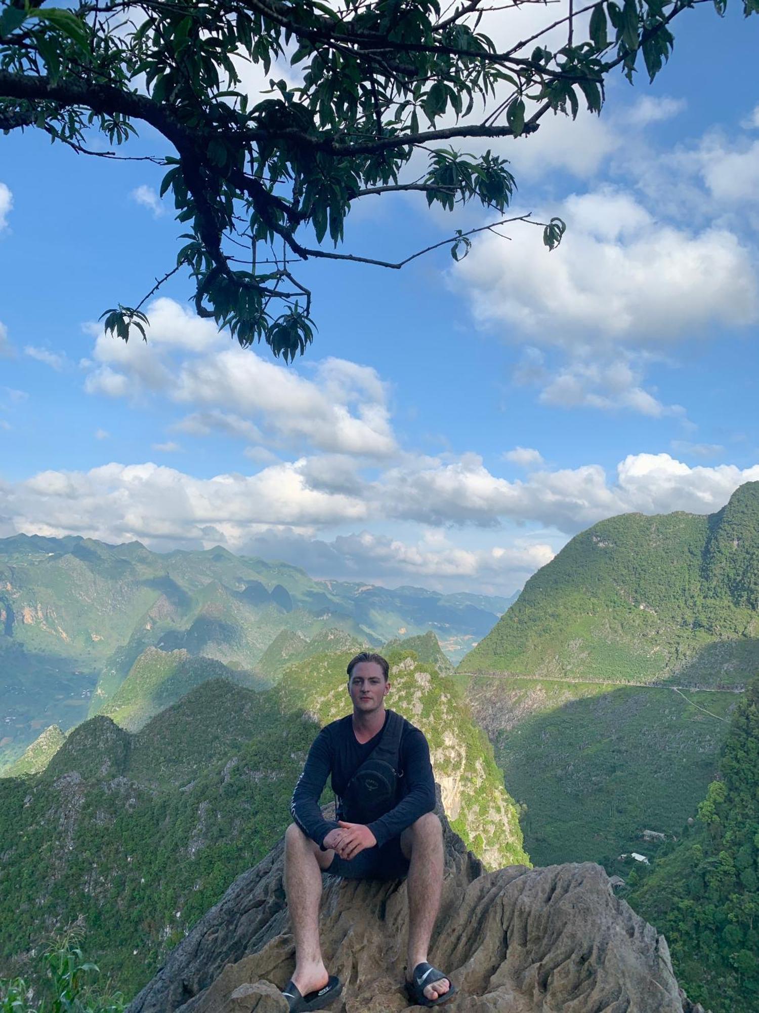 Ha Giang Safari Hostel & Motorbikes Bagian luar foto