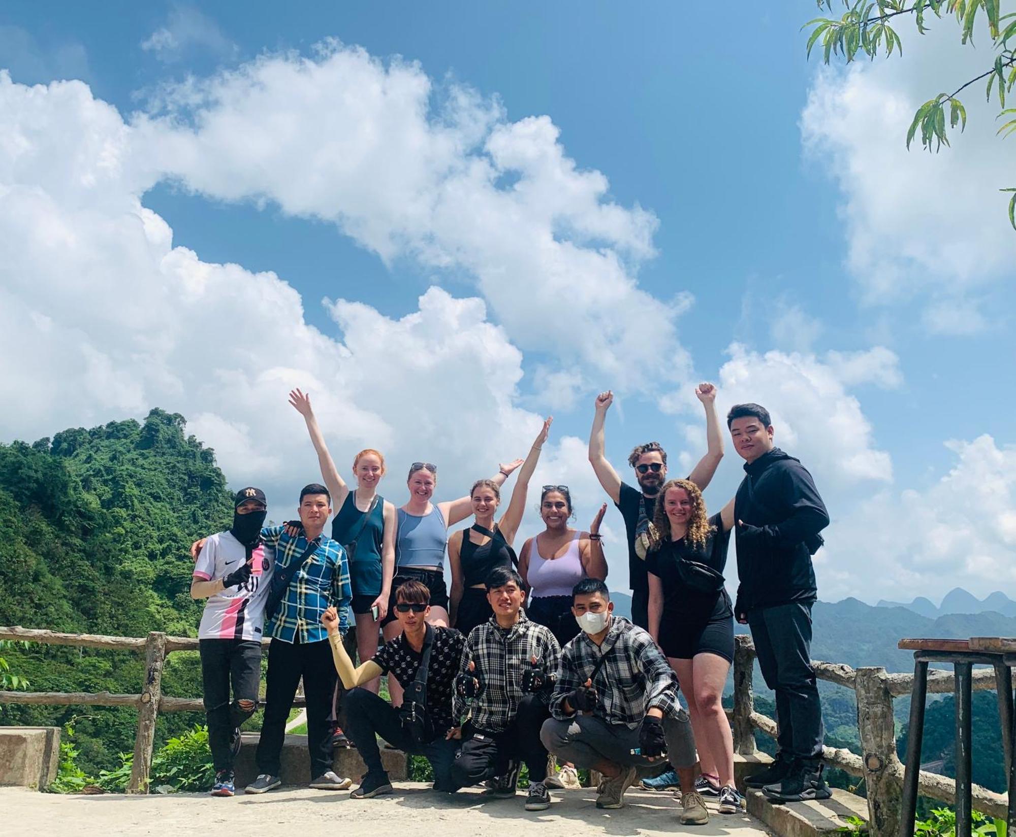 Ha Giang Safari Hostel & Motorbikes Bagian luar foto